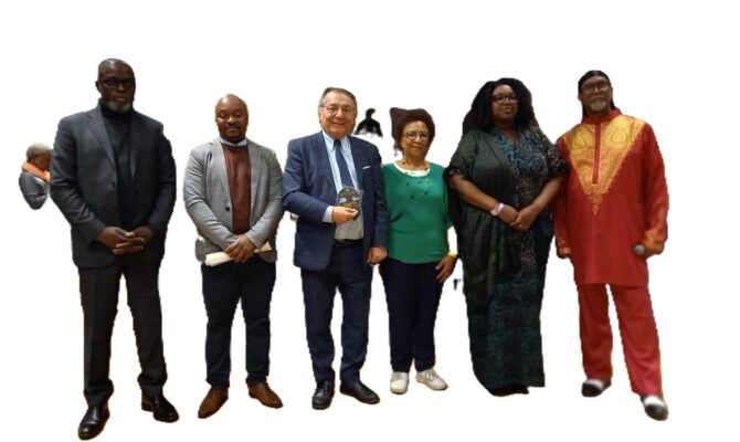 Les représentants de l'ambassade de Tanzanie à Choisy le Roi
